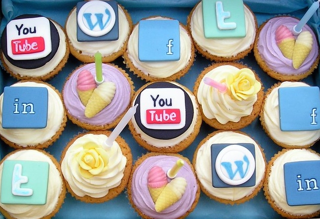social-media-and-cupcakes_jpg_940x0_q85